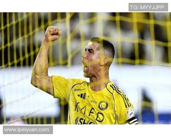 罗姓足球明星展现霸气风范引领全球赛场风潮